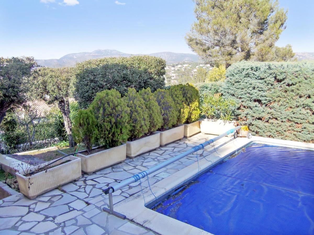 Villa Avec Piscine A Saint-Raphael Et Vue Sur La Montagne 外观 照片