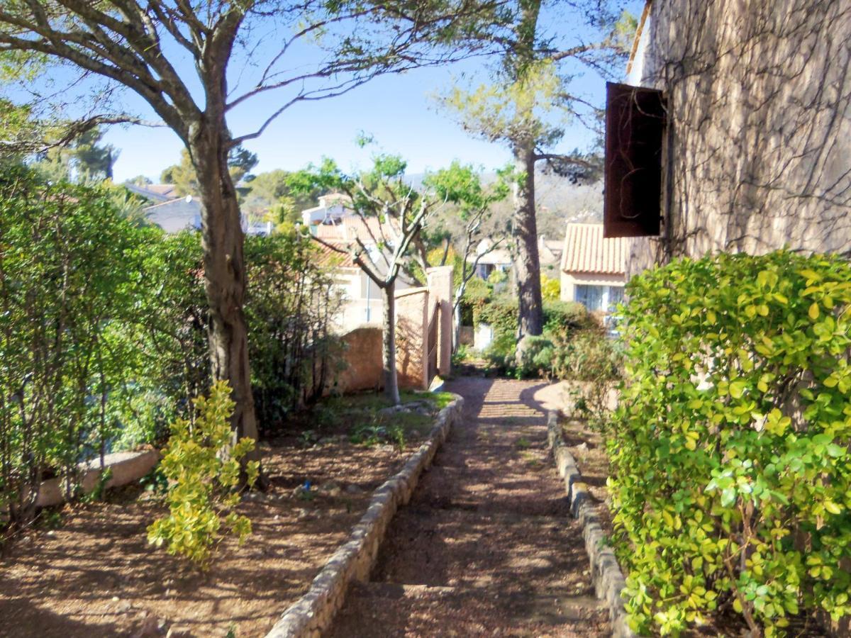 Villa Avec Piscine A Saint-Raphael Et Vue Sur La Montagne 外观 照片